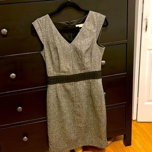 Banana Republic grey sleeveless dress. Size 4 petite